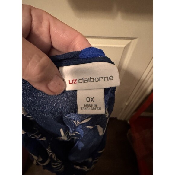 Liz Claiborne Women’s 0X Blue Leaf Floral Shirt Blouse Top EUC - Picture 2 of 5